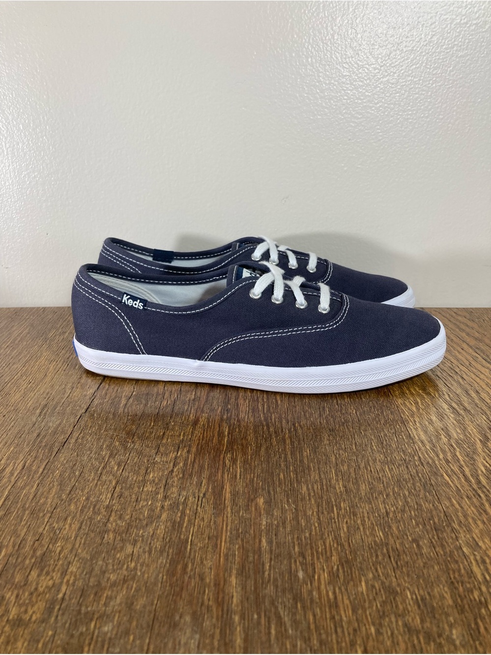 Keds Champion Canvas Lace Up Sneaker Women’s Size 6.5S Navy